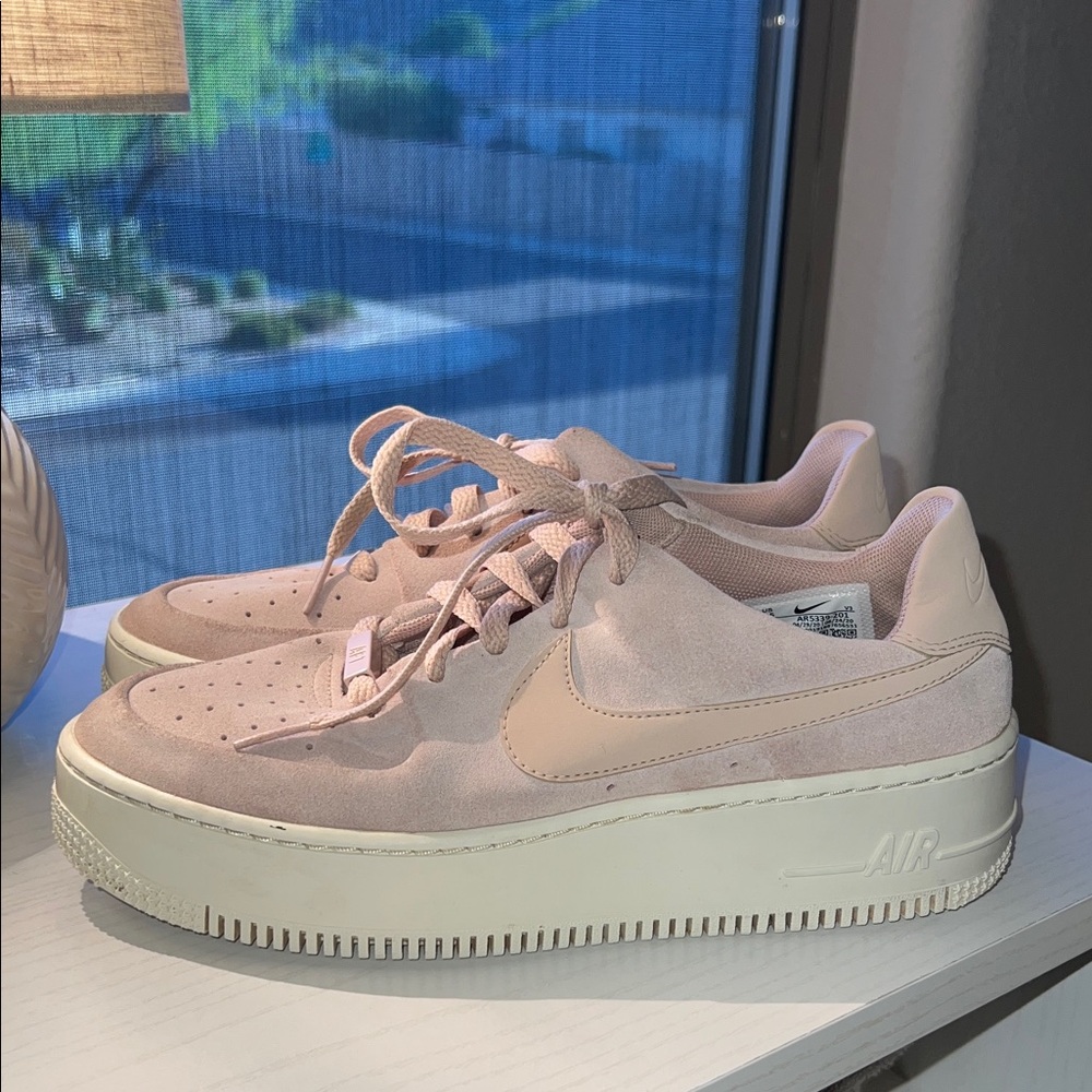 Nike Women's Blush Pink AF-1 Platform Sneakers Women’s‎ Size 8.5